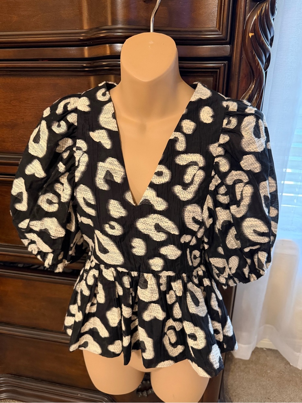 HUNTER BELL Black & White Puff Sleeve Peplum Blouse
